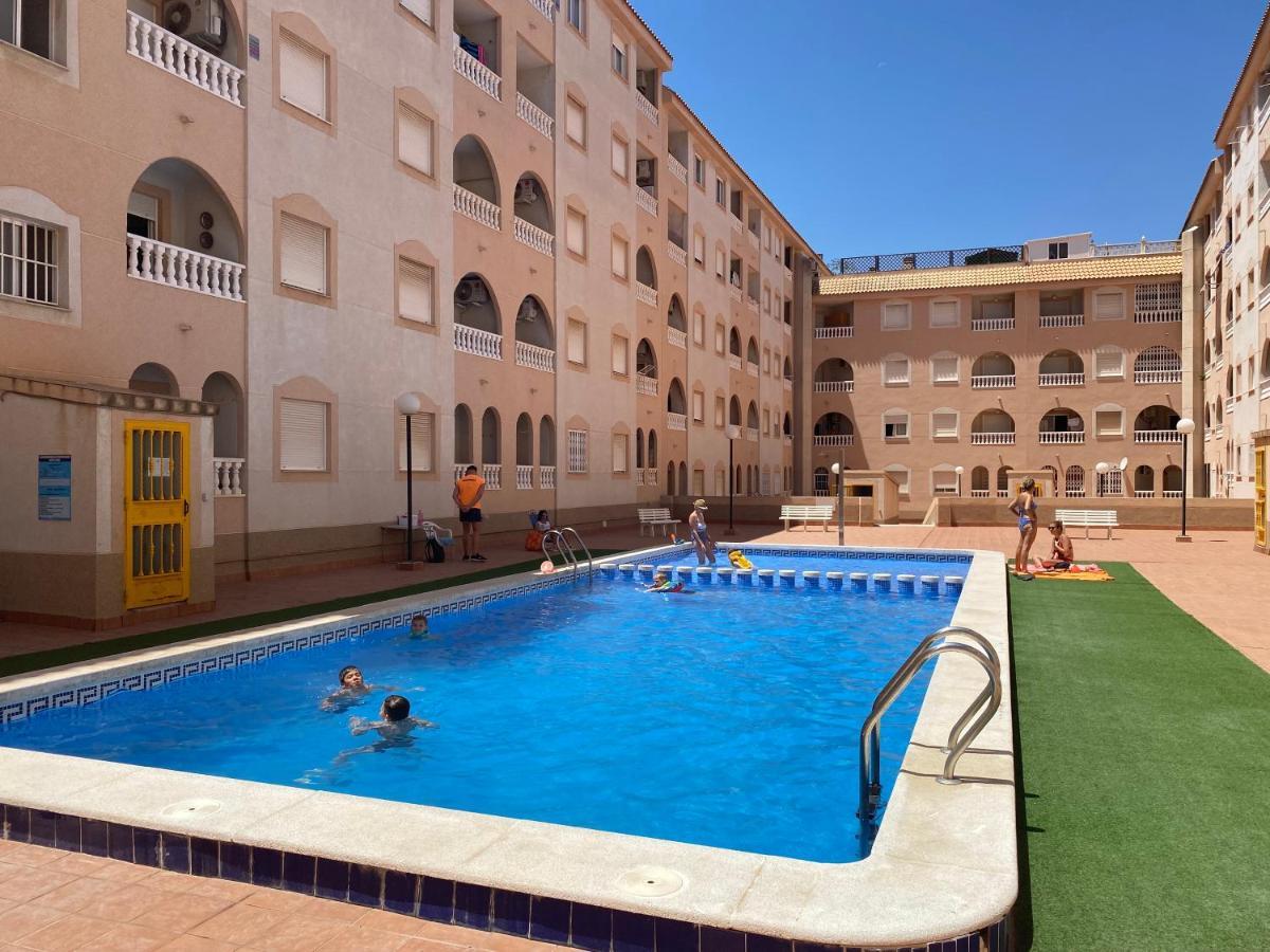 Amazing 2-Bedrooms Apartment With Pool Torrevieja Center Exterior photo